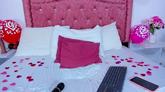 Mia Malkovaa  online show from 02-14-25, 07:23