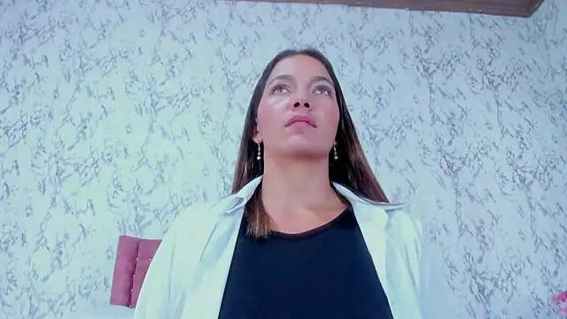 Mia Malkovaa  online show from 02-05-26, 04:44