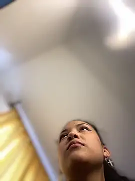 Snapshot of baby_lizy chatting on 02-15-26, 08:38 baby lizy online show from 02-15-26, 08:38