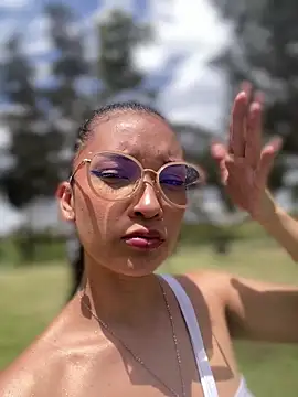 Snapshot of baby_lizy chatting on 02-20-26, 05:46 baby lizy online show from 02-20-26, 05:46