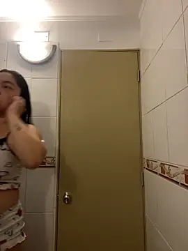 WhiteWomen online show from 11-21-25, 01:48