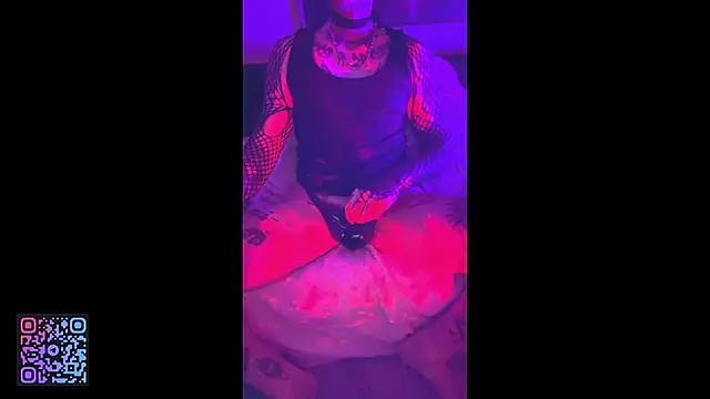 Snapshot of LuggiJack chatting on 07-16-26, 03:45 LuggiJack online show from 07-16-26, 03:45