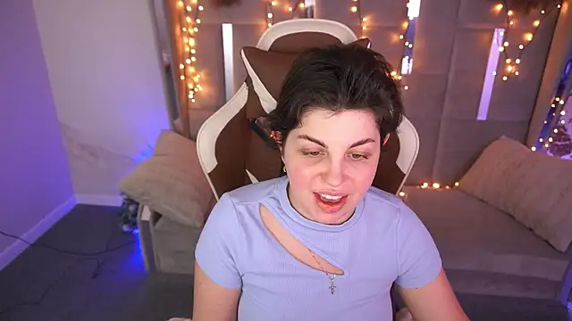 MirandaWong online show from 02-15-26, 07:51