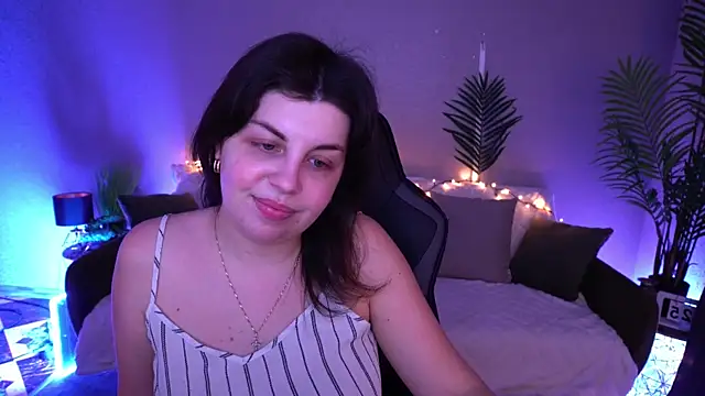 MirandaWong online show from 03-25-26, 05:57