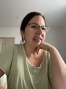 Snapshot of B_Bonya_m chatting on 06-30-26, 04:02 B Bonya m online show from 06-30-26, 04:02