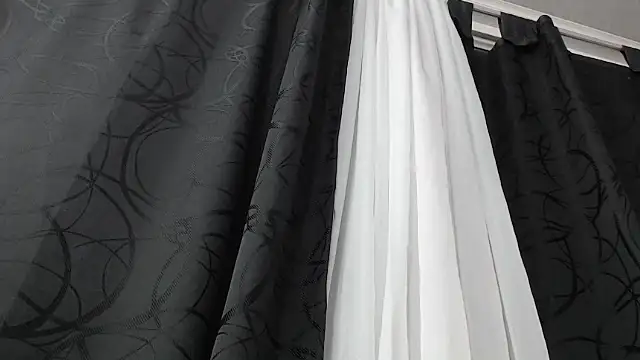 Kitten Hot  online show from 12-19-25, 10:44