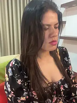 Alice Biel online show from 03-06-25, 12:43