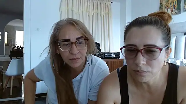 Snapshot of karlabarrera chatting on 07-10-26, 08:55 karlabarrera online show from 07-10-26, 08:55