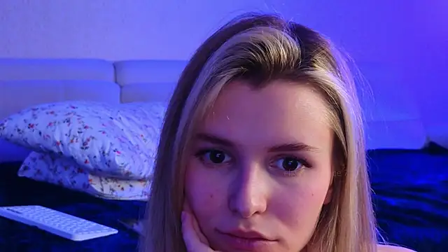 Snapshot of elsa_limerence chatting on 01-07-25, 01:57 elsa limerence online show from 01-07-25, 01:57