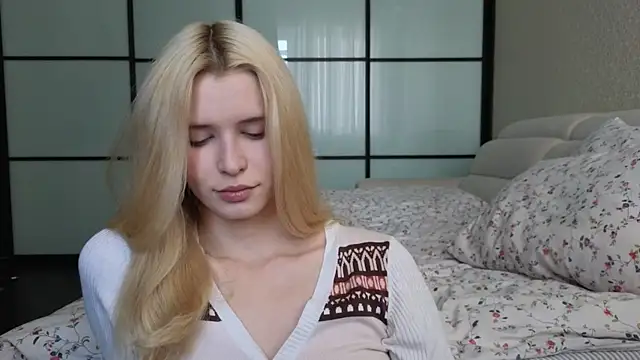 Snapshot of elsa_limerence chatting on 10-03-25, 10:56 elsa limerence online show from 10-03-25, 10:56