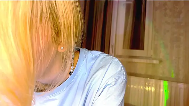 Evvie Summn1 online show from 03-04-25, 02:53