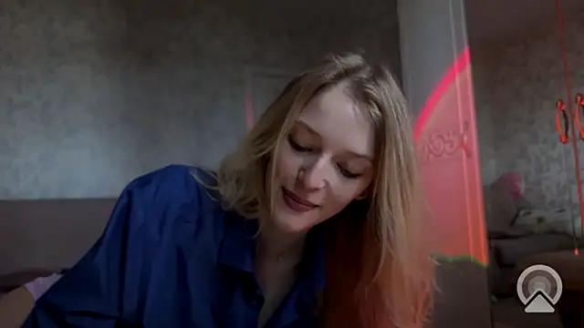 Evvie Summn1 online show from 09-16-25, 03:51