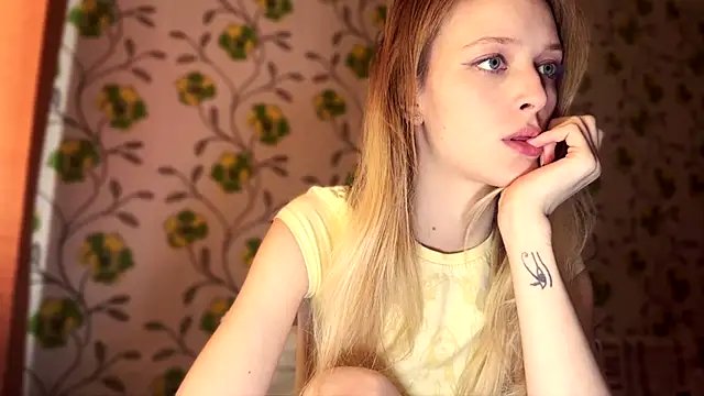 Evvie Summn1 online show from 02-26-26, 05:17