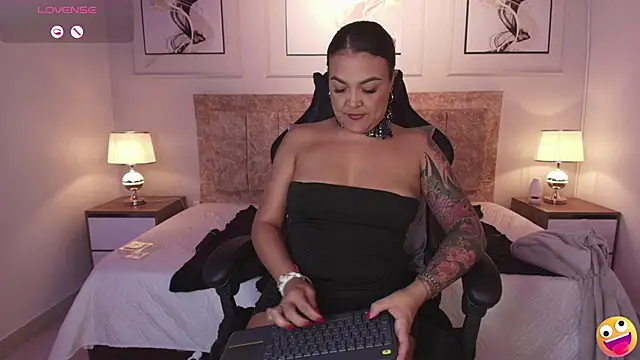 Snapshot of lyn_adamns chatting on 01-23-25, 11:15 lyn adamns online show from 01-23-25, 11:15