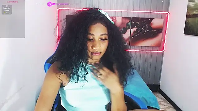 Snapshot of _ahsly_ chatting on 01-18-25, 04:04 ahsly online show from 01-18-25, 04:04