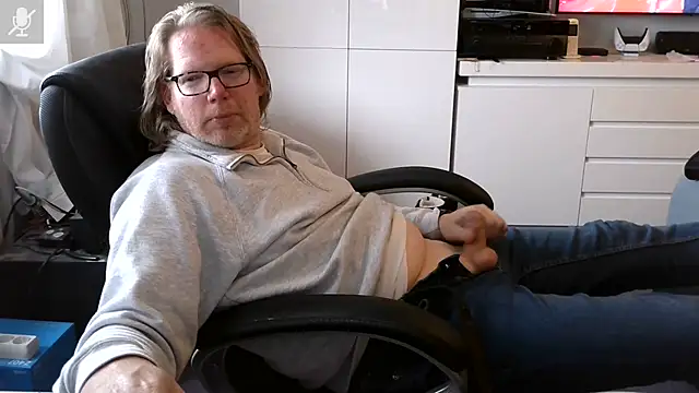 Snapshot of VSteph chatting on 06-12-26, 04:17 VSteph online show from 06-12-26, 04:17