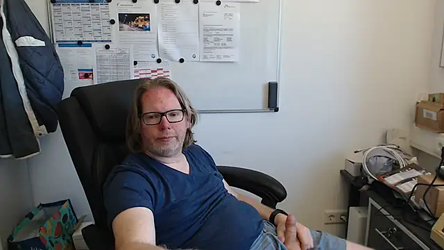 Snapshot of VSteph chatting on 06-15-26, 01:46 VSteph online show from 06-15-26, 01:46