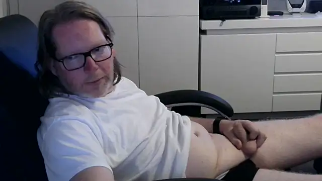 Snapshot of VSteph chatting on 07-08-26, 10:25 VSteph online show from 07-08-26, 10:25