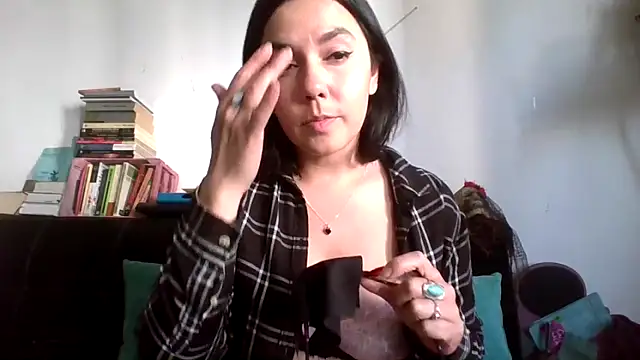 Tiramisu89 online show from 10-31-25, 09:05