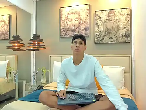 kieran derek online show from 10-29-25, 03:31