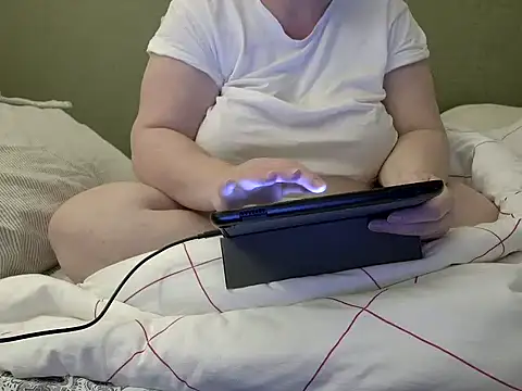 MarthaBriest online show from 10-27-25, 02:37