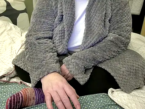 MarthaBriest online show from 12-22-25, 03:03