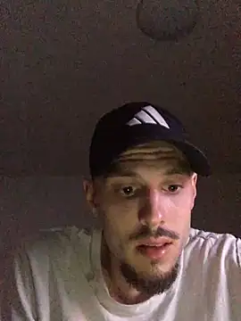 Snapshot of denz9209 chatting on 03-22-25, 04:24 denz9209 online show from 03-22-25, 04:24