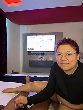 Snapshot of m0ondolly chatting on 07-07-26, 12:02 m0ondolly online show from 07-07-26, 12:02