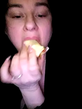 Snapshot of YuliannaFox chatting on 03-22-25, 10:37 YuliannaFox online show from 03-22-25, 10:37