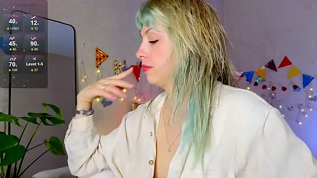 lavenderluxe online show from 10-08-25, 02:47