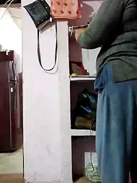 Snapshot of Sajd chatting on 01-03-25, 12:33 Sajd online show from 01-03-25, 12:33