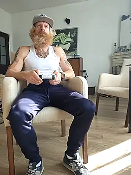 Gingerbeard40 online show from 11-23-25, 08:58