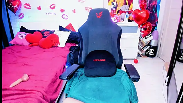 Snapshot of BADNikkiy chatting on 02-11-26, 10:37 BADNikkiy online show from 02-11-26, 10:37