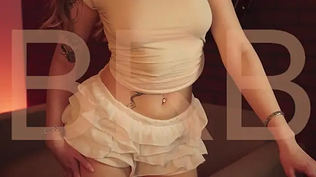 EllieCutes online show from 12-19-25, 08:32