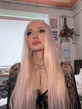 Snapshot of madelinexx chatting on 06-18-26, 01:15 madelinexx online show from 06-18-26, 01:15