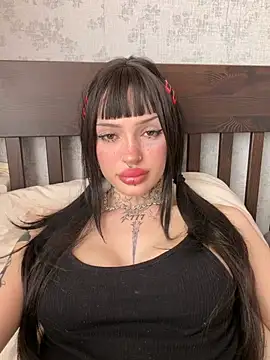 Snapshot of madelinexx chatting on 07-01-26, 06:37 madelinexx online show from 07-01-26, 06:37