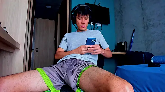 Huge latin cock online show from 05-05-26, 06:16