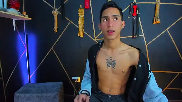 Snapshot of MillersKink chatting on 02-09-25, 07:41 MillersKink online show from 02-09-25, 07:41