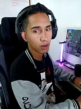 Snapshot of MillersKink chatting on 09-19-25, 07:47 MillersKink online show from 09-19-25, 07:47