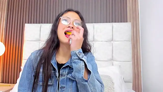 Snapshot of Jaslyn__Smith chatting on 07-20-26, 03:03 Jaslyn Smith online show from 07-20-26, 03:03