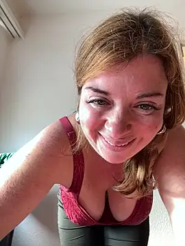 Snapshot of Lombada chatting on 02-05-26, 11:48 Lombada online show from 02-05-26, 11:48