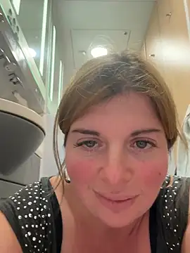 Snapshot of Lombada chatting on 02-17-26, 09:10 Lombada online show from 02-17-26, 09:10