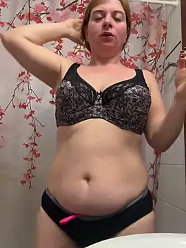 Snapshot of Lombada chatting on 02-27-26, 07:19 Lombada online show from 02-27-26, 07:19