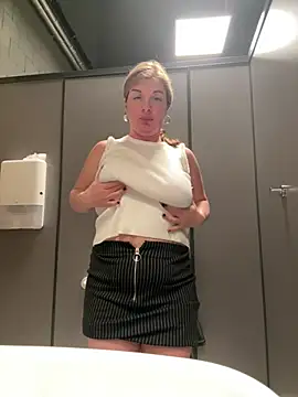 Snapshot of Lombada chatting on 03-01-26, 03:14 Lombada online show from 03-01-26, 03:14