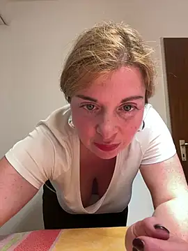 Snapshot of Lombada chatting on 03-02-26, 08:37 Lombada online show from 03-02-26, 08:37