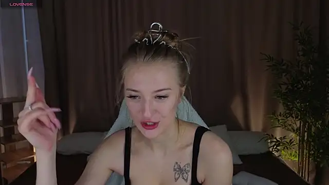 Snapshot of Stacy_River chatting on 02-14-26, 09:28 Stacy River online show from 02-14-26, 09:28