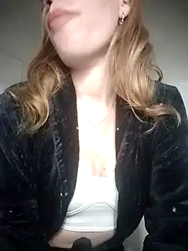 EvaRush online show from 10-05-25, 09:02