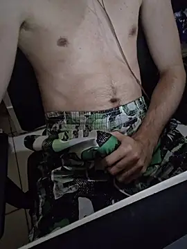 Snapshot of OliverWtdh chatting on 02-12-26, 06:36 OliverWtdh online show from 02-12-26, 06:36