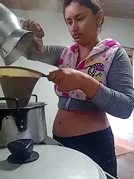 Snapshot of sariitha_sw chatting on 01-12-25, 11:07 sariitha sw online show from 01-12-25, 11:07