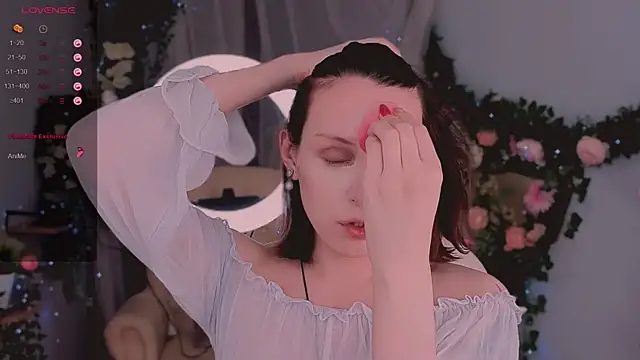 Snapshot of _yourFoxy_ chatting on 12-21-24, 02:15 yourFoxy online show from 12-21-24, 02:15